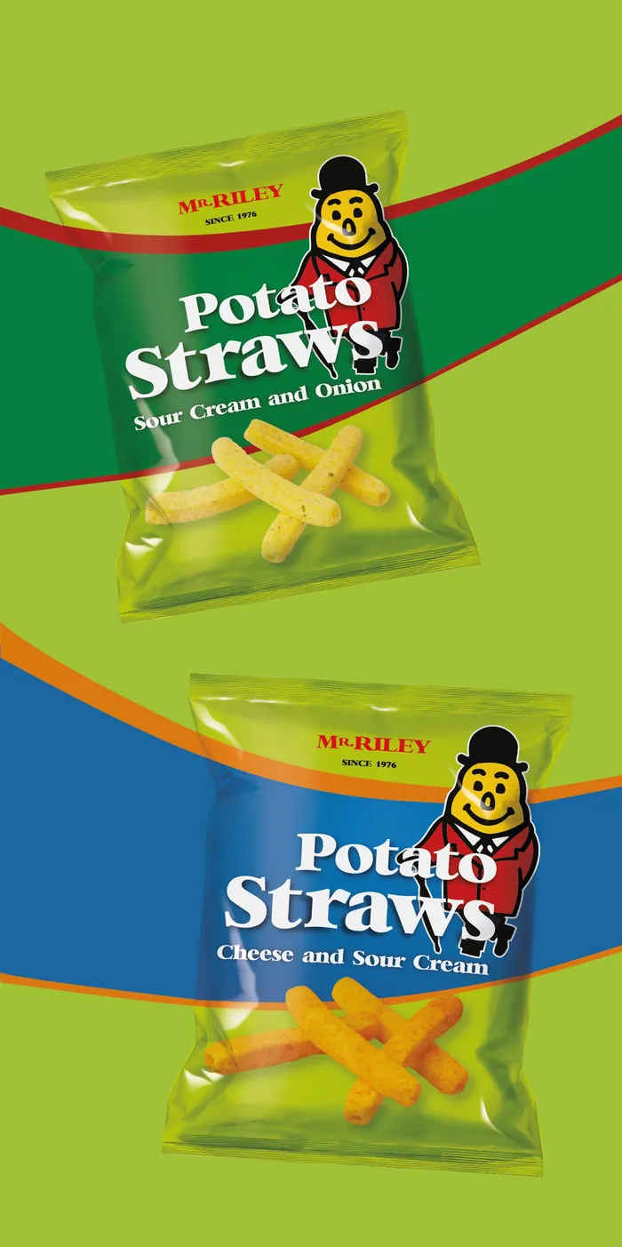 שתי חבילות Potato Straws זו על זו